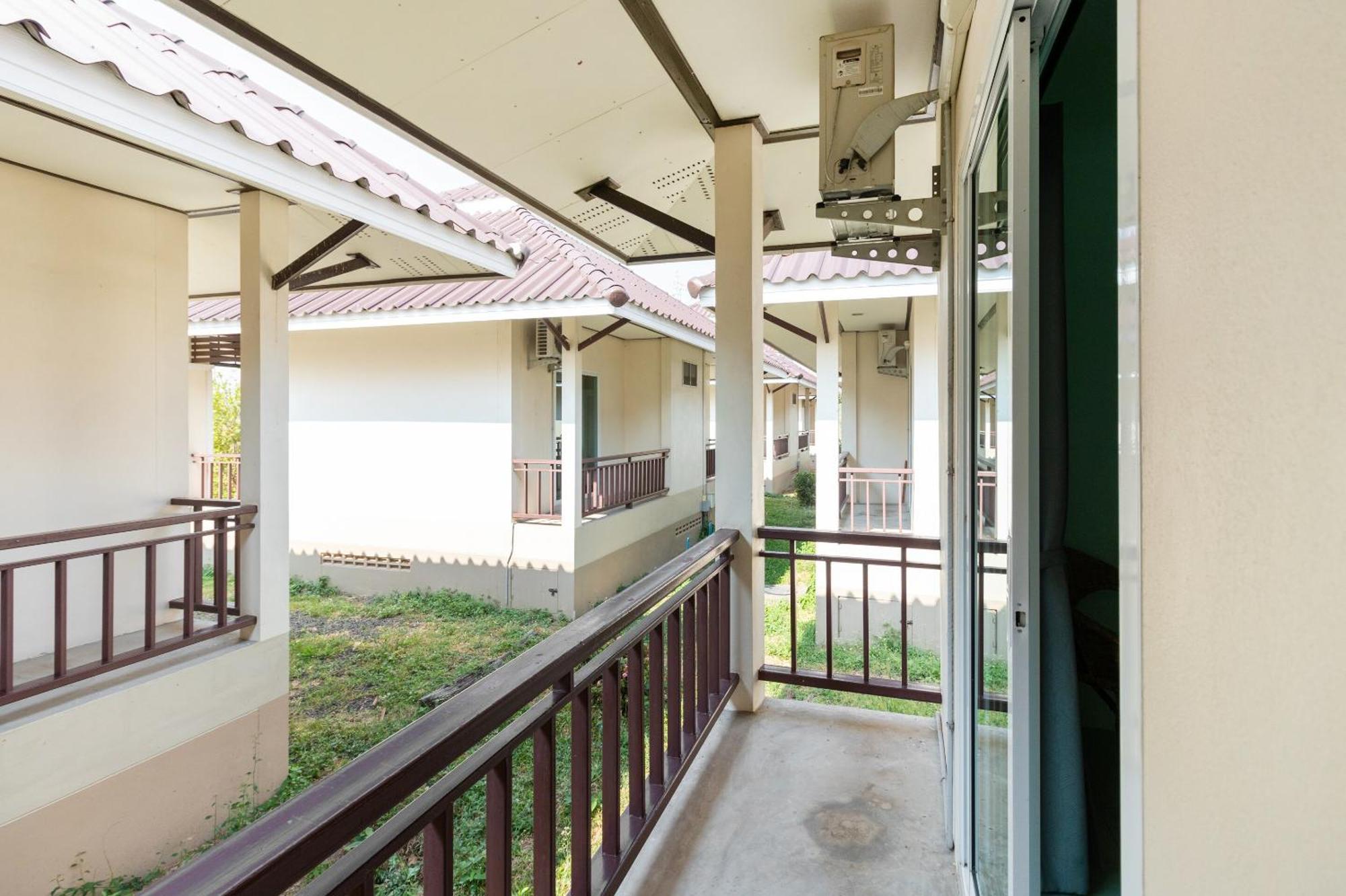 Oyo 1163 Eden Hostel Phuket Εξωτερικό φωτογραφία