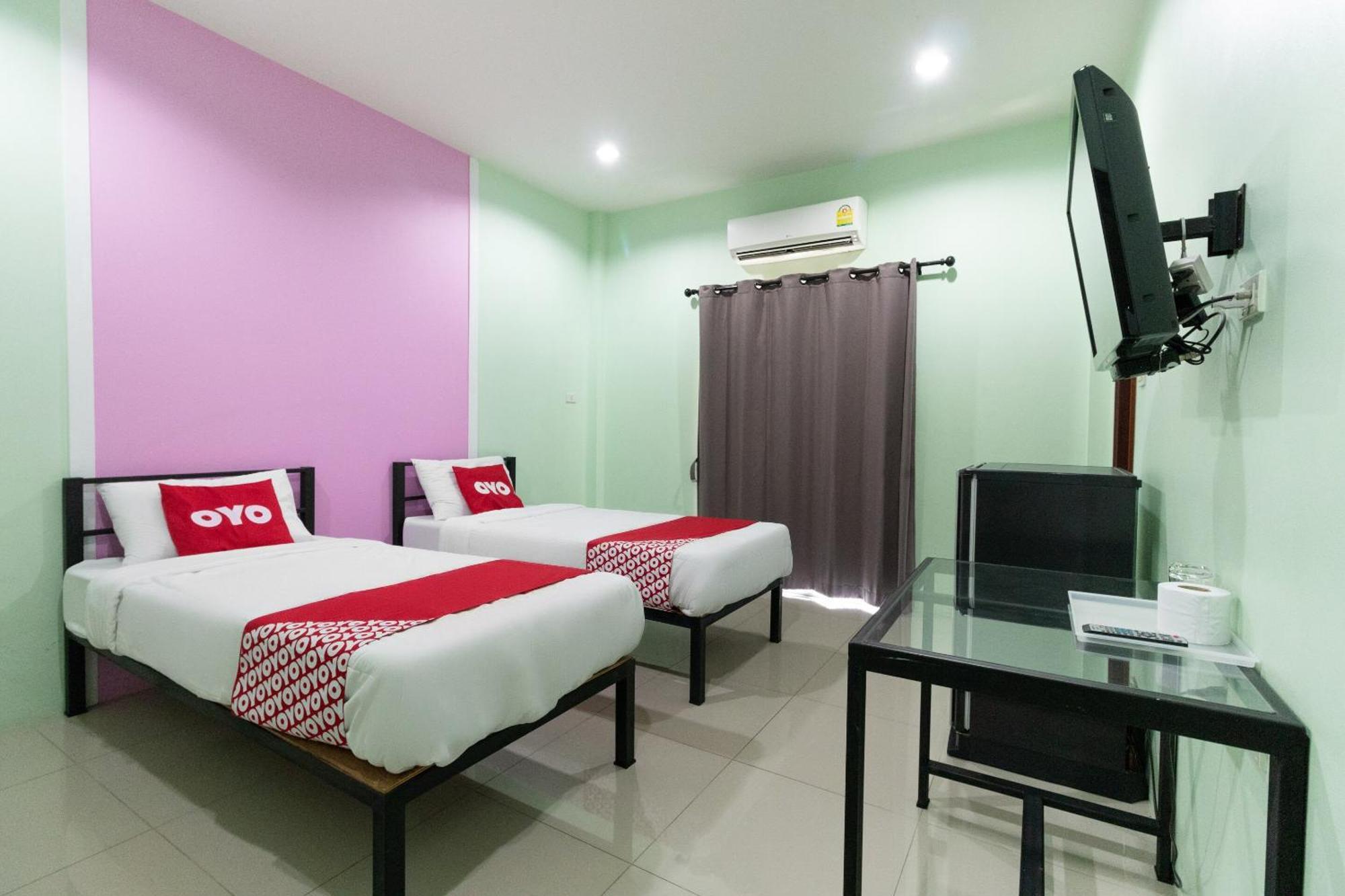 Oyo 1163 Eden Hostel Phuket Εξωτερικό φωτογραφία