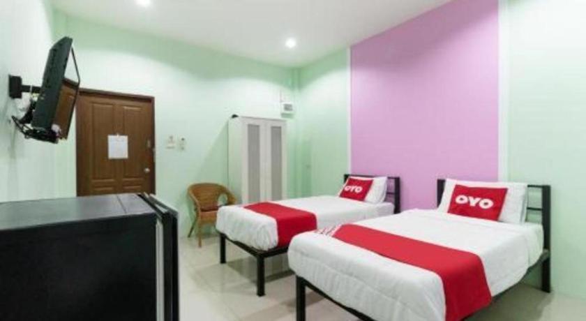 Oyo 1163 Eden Hostel Phuket Εξωτερικό φωτογραφία