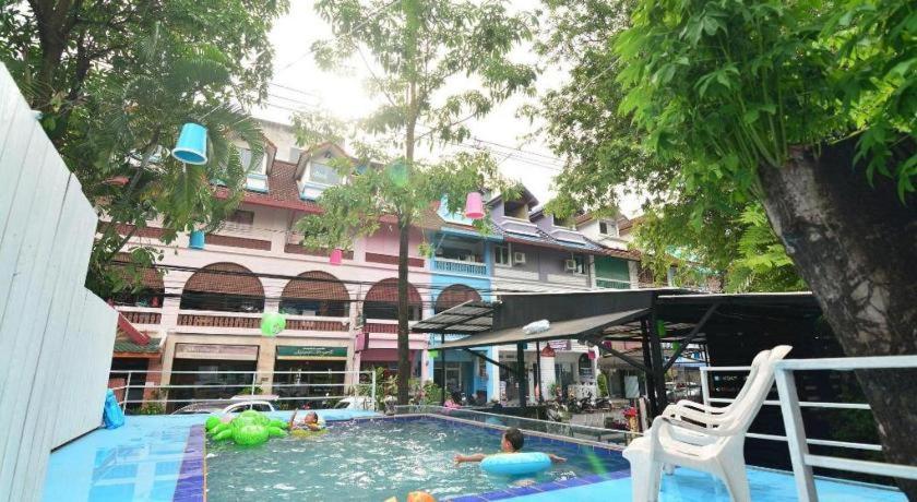 Oyo 1163 Eden Hostel Phuket Εξωτερικό φωτογραφία