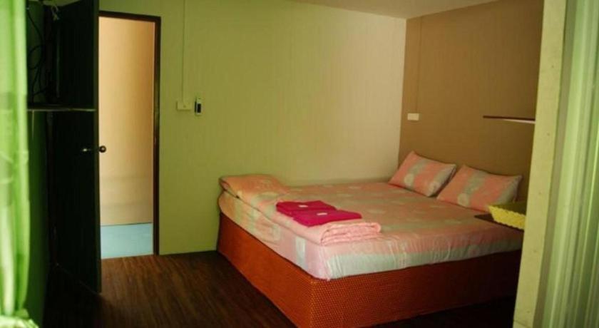 Oyo 1163 Eden Hostel Phuket Εξωτερικό φωτογραφία