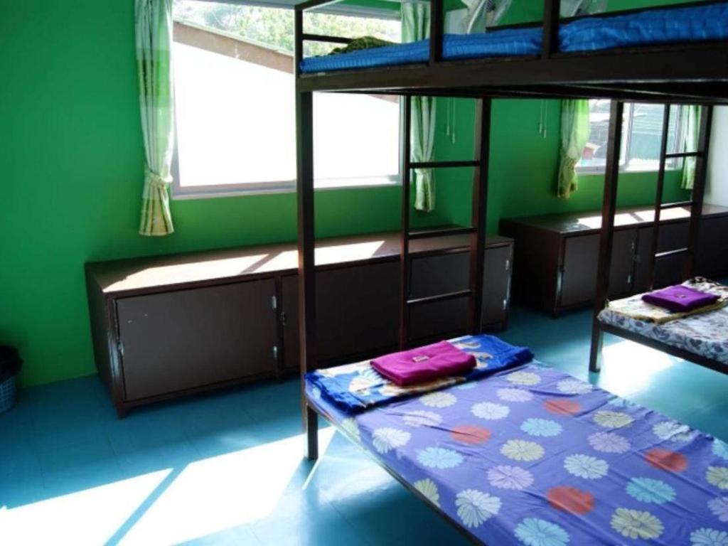 Oyo 1163 Eden Hostel Phuket Εξωτερικό φωτογραφία