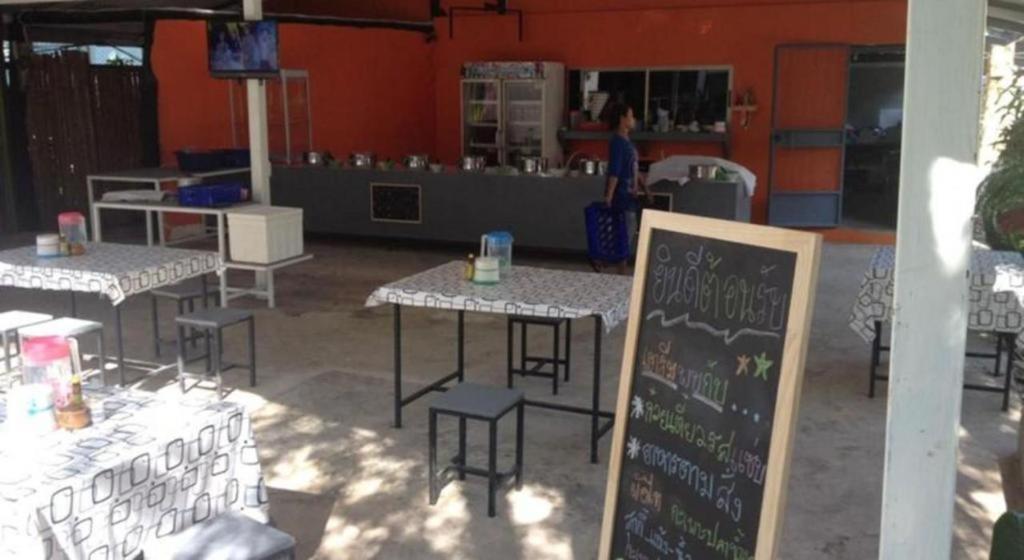 Oyo 1163 Eden Hostel Phuket Εξωτερικό φωτογραφία