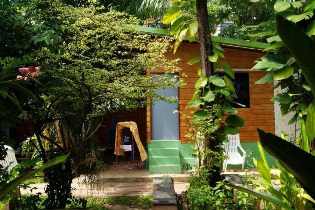 Oyo 1163 Eden Hostel Phuket Εξωτερικό φωτογραφία