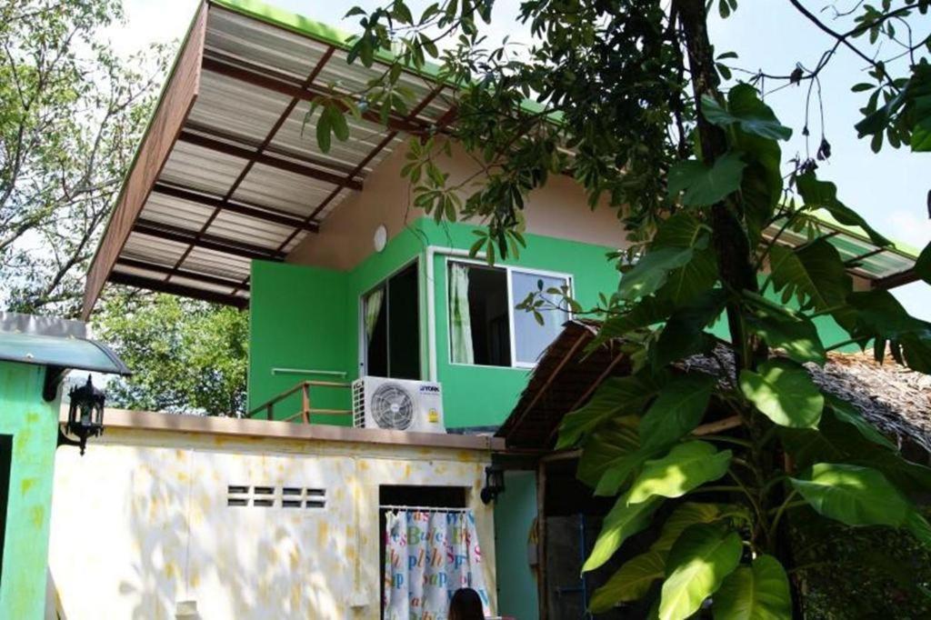 Oyo 1163 Eden Hostel Phuket Εξωτερικό φωτογραφία