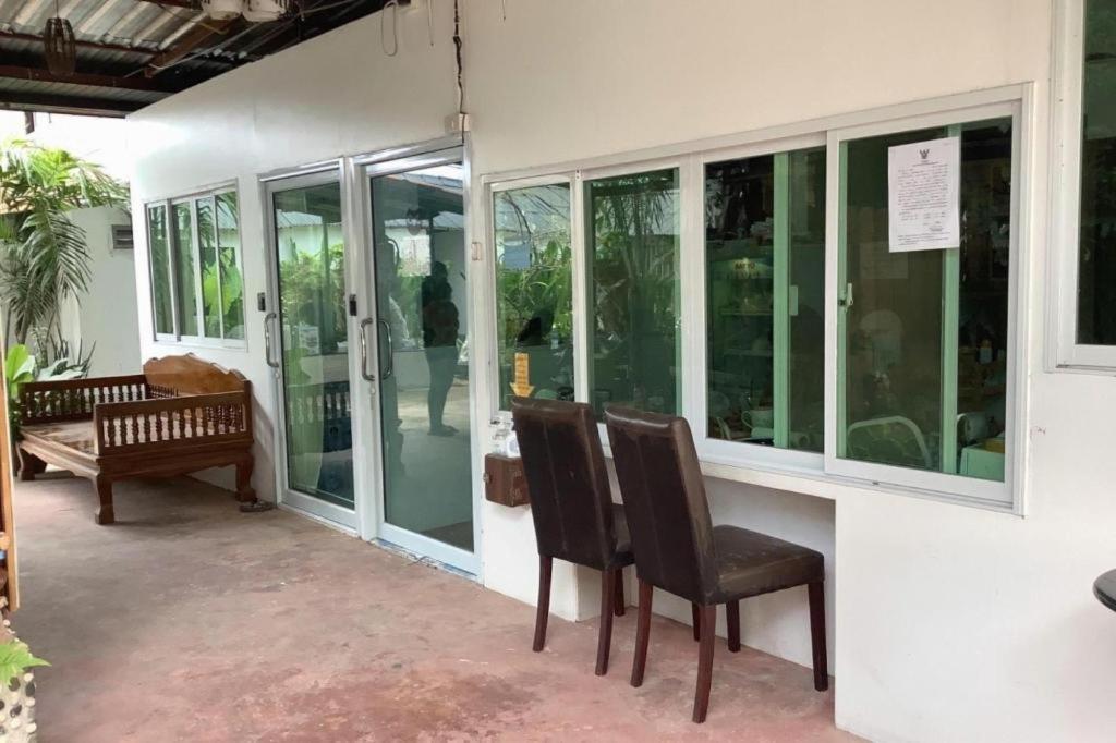 Oyo 1163 Eden Hostel Phuket Εξωτερικό φωτογραφία